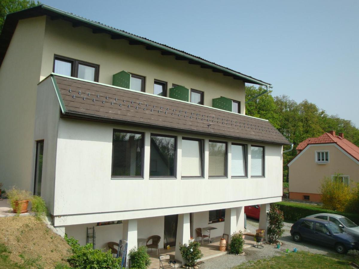 Haus Camelia Bed & Breakfast Bad Tatzmannsdorf Bagian luar foto