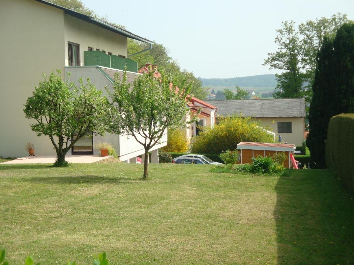 Haus Camelia Bed & Breakfast Bad Tatzmannsdorf Bagian luar foto